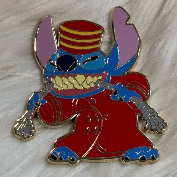 Fantasy Pin - Disney Tower of Terror Stitch Bellhop Cutting Elevator Cable LE100 - Picture 1 of 3